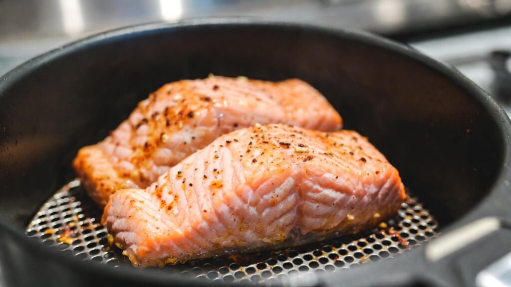 Solmon-Cooking-in-Air-Fryer